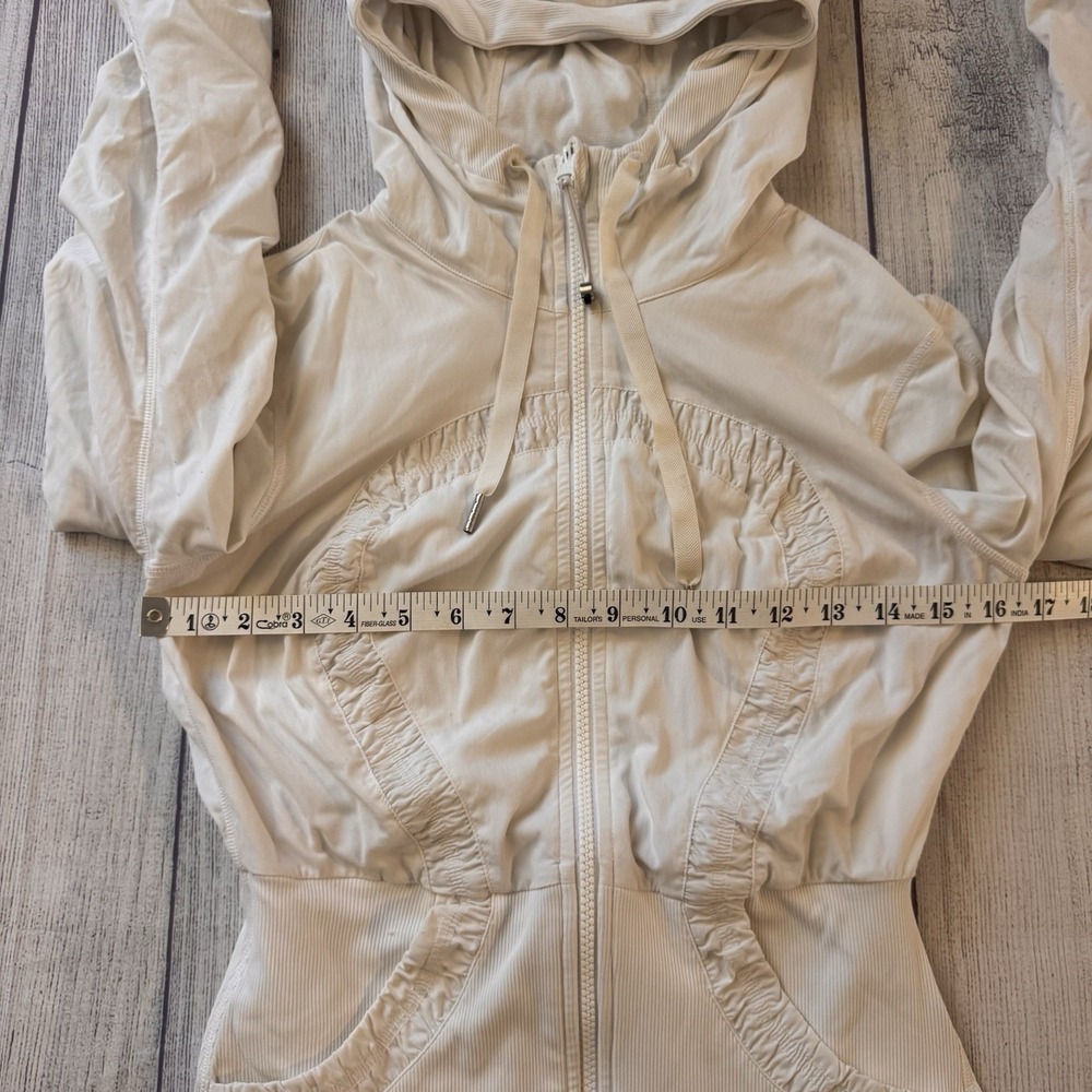 Lululemon Women's Size 6 White Full Zip Hooded Jacket Ruched Thumbholes Workout - Picture 8 of 15